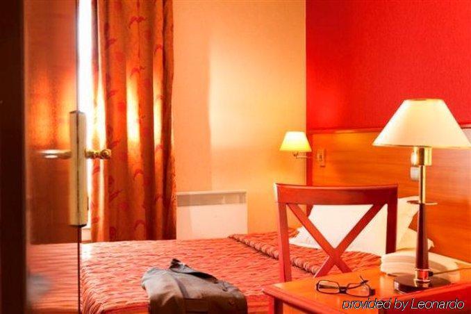 Hotel Eiffel Garibaldi Paris