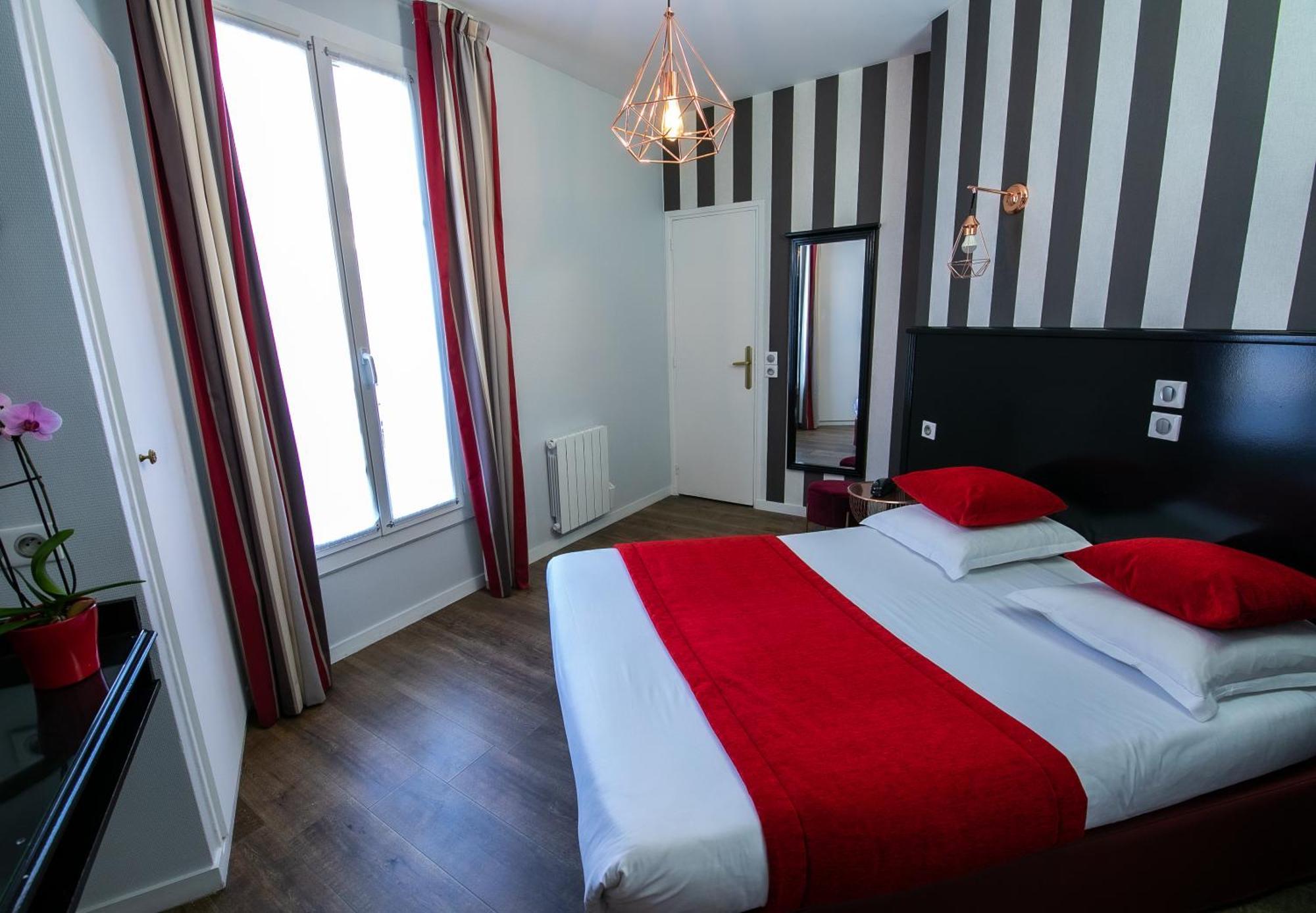 Eiffel Garibaldi Hotel 3*