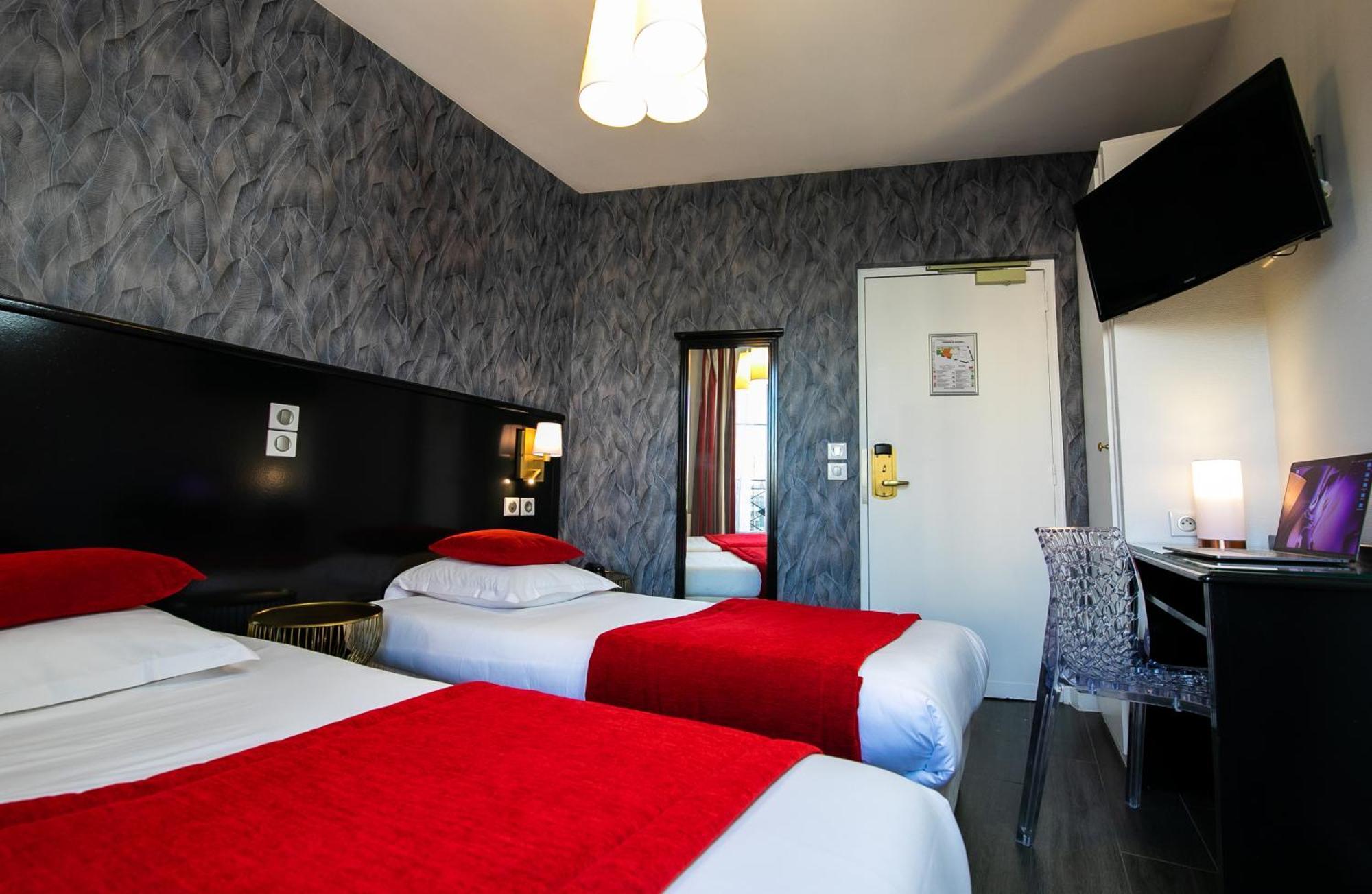 Eiffel Garibaldi Hotel 3*