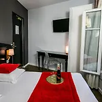 Eiffel Garibaldi Hotel Paris